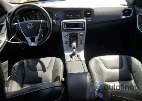 2017 Volvo S60 Dynamic z USA, uszkodzony, nr VIN YV140MTL5H2427070